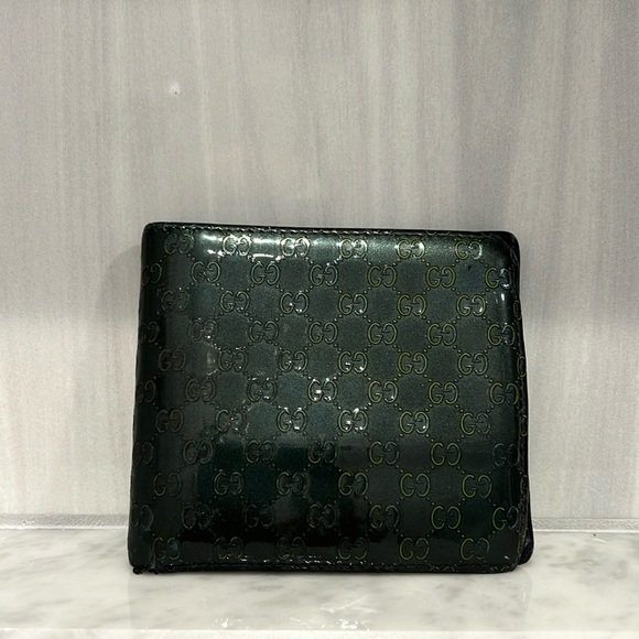 REHAB Gucci Bifold Wallet in Green Patent Leather - Corner Repair Needed - Picture 1 of 9